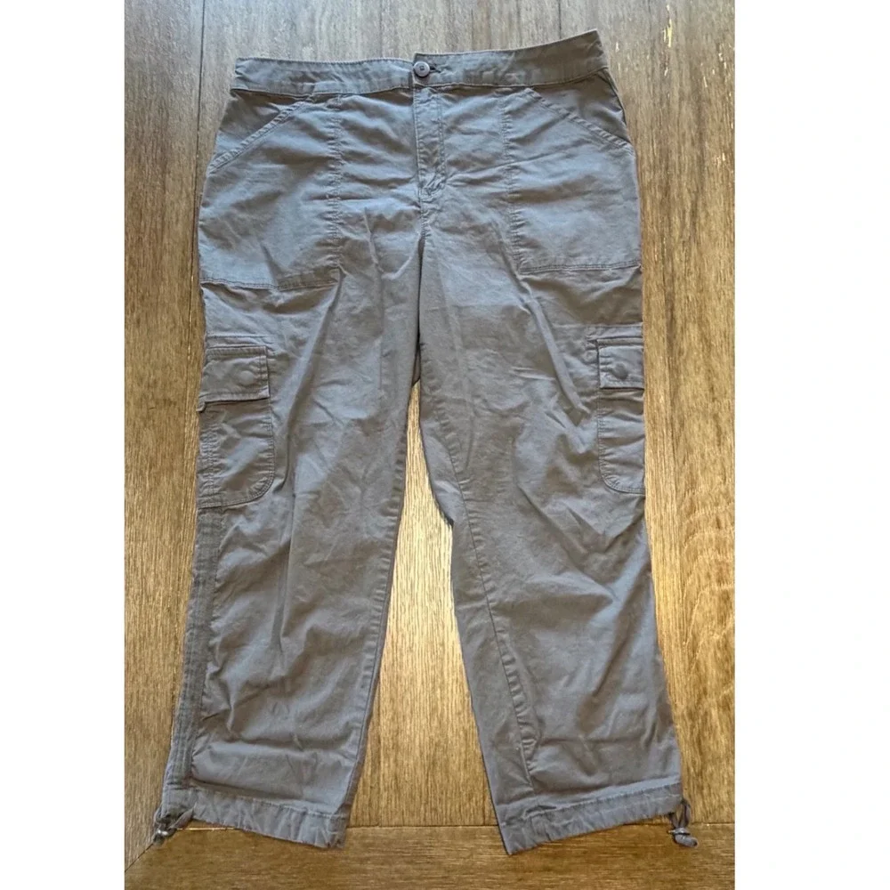 Social Standard by Sanctuary Gray Cargo Joggers Capri Pants XL Elastic Waist - Picture 2 of 10